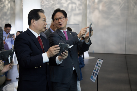 王锦珍副会长与阿斯塔纳世博会韩国馆馆长会谈; 推动世博事务合作