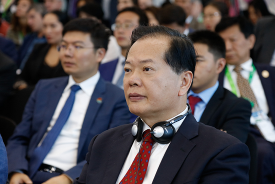 王锦珍副会长与哈萨克斯坦曼吉斯套州州长举行会谈